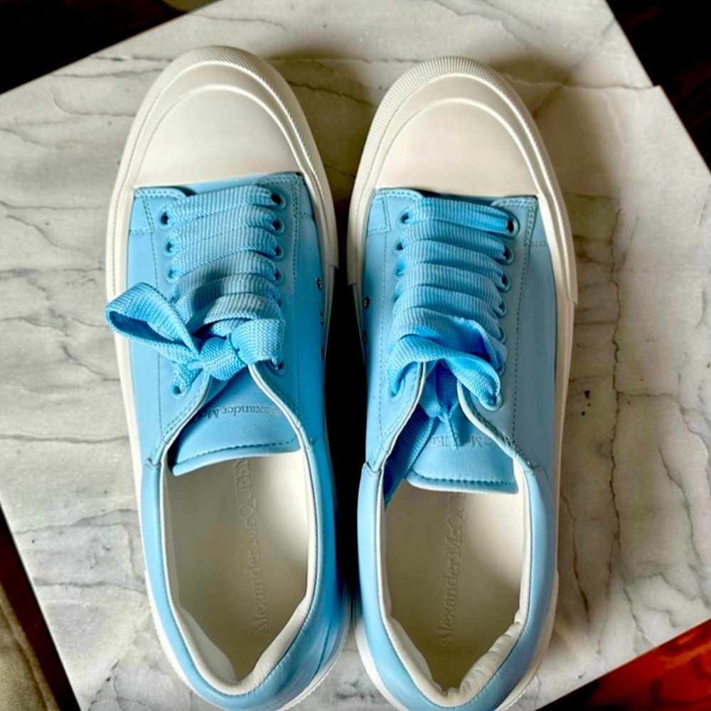 30% PRICE DROP!! $219 (was $295)
Alexander McQueen Cornflower Blue Sneaker - Picture 3 of 12